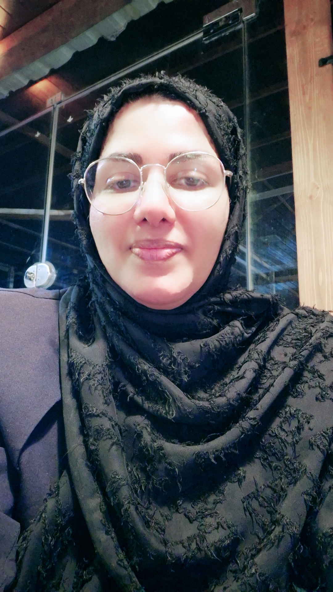 مریم خوشکام 